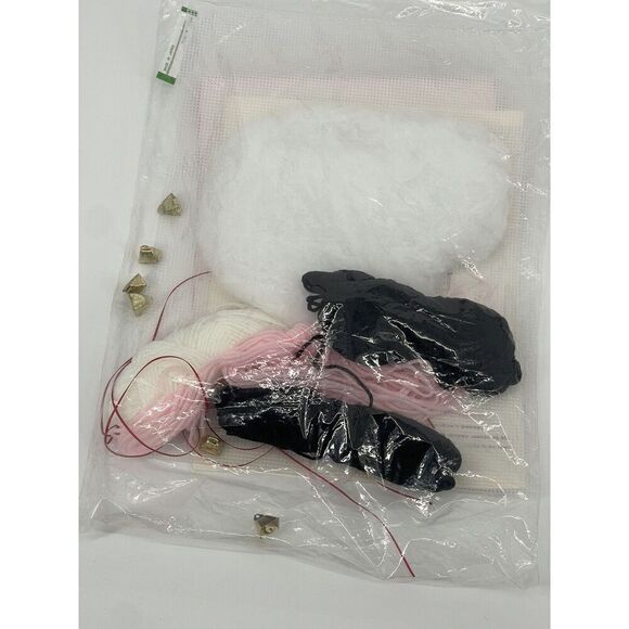 NOS Mary Maxim Needlepoint COWS Christmas Ornaments Kit Makes 6 Plastic Canvas - Picture 4 of 4